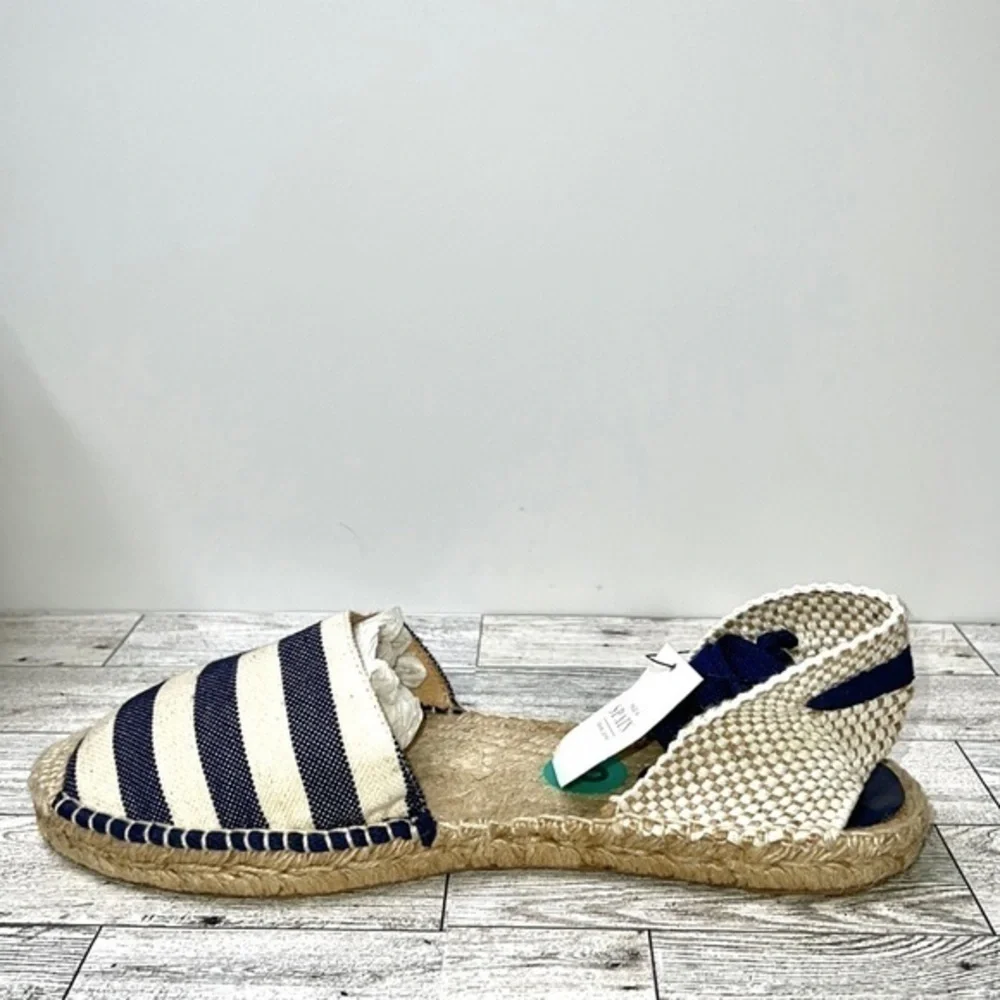 Romena Blue and Cream Stripe Espadrilles Size 8 NWT
